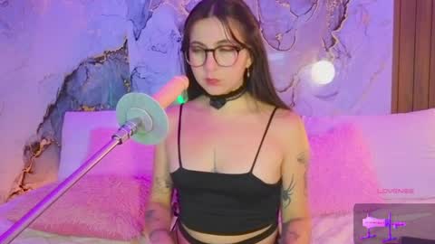 Mia online show from April 2026 08:35:02 PM