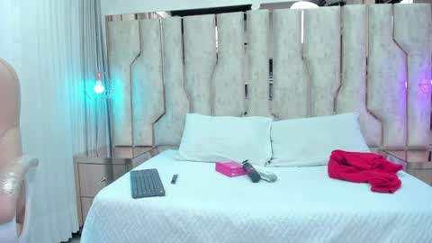 Snapshot of alisse_myers chatting on May 2026 03:02:01 AM alisse_myers online show from May 2026 03:02:01 AM