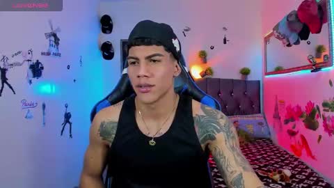 Snapshot of alisson_and_jhonny chatting on September 2025 05:01:02 AM Aliandjho online show from September 2025 05:01:02 AM