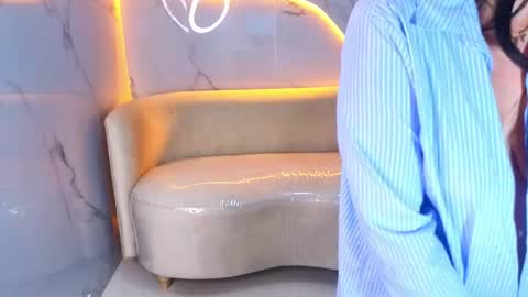 alisson_tx_ online show from April 2026 01:42:02 AM