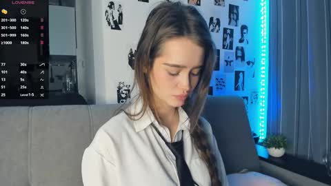 Alivia online show from November 2025 09:32:01 AM