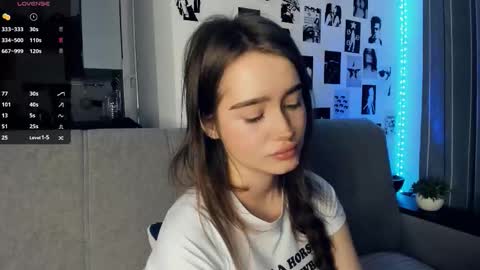 Alivia online show from November 2025 09:31:01 AM