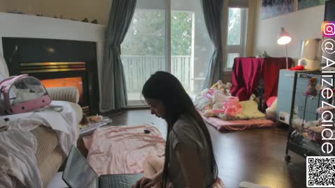 Alize Zaide online show from February 2025 10:55:01 PM