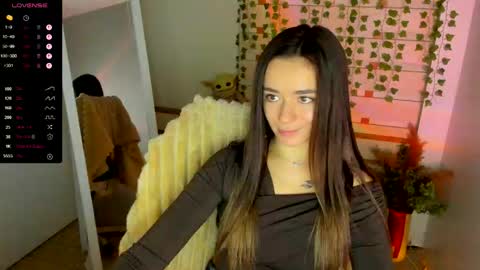 Snapshot of allana_dream chatting on September 2025 07:03:02 AM Allana online show from September 2025 07:03:02 AM