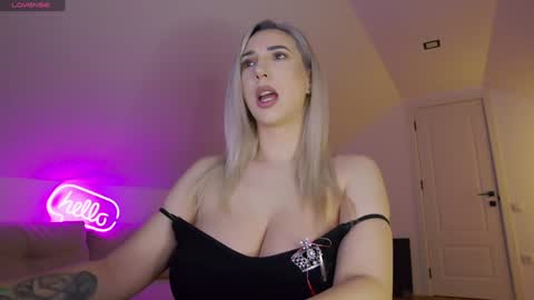 Snapshot of allayah chatting on March 2026 05:08:02 AM A day u didnt smile is a lost day online show from March 2026 05:08:02 AM