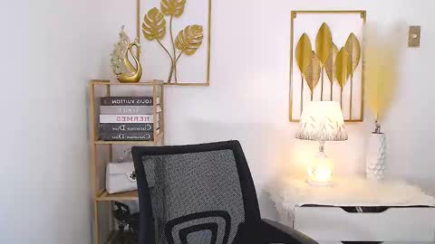 Your Lovely Allena online show from December 2024 06:43:01 PM