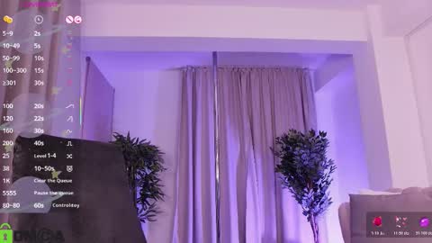 Allena online show from November 2025 10:01:01 PM