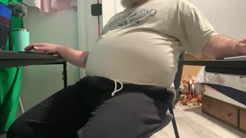 Allergictolove online show from November 2025 04:42:02 PM