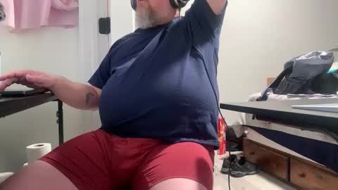 Allergictolove online show from February 2026 03:41:02 PM