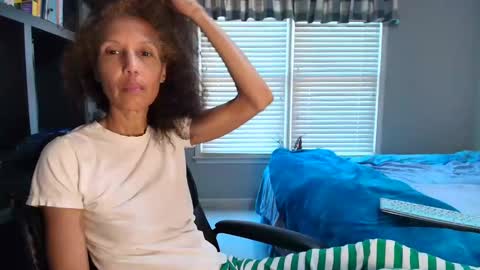 wishlist on bio online show from November 2025 09:06:02 PM