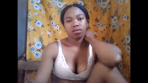 Snapshot of alliciax632770q chatting on April 2026 01:05:02 PM alliciax632770q online show from April 2026 01:05:02 PM