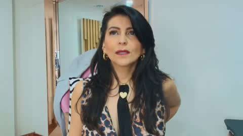 Aliie  online show from September 2025 11:58:01 AM