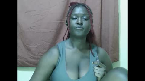 Snapshot of allie_quin chatting on September 2025 10:46:02 PM Allie online show from September 2025 10:46:02 PM