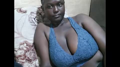 Snapshot of allie_quin chatting on November 2025 01:46:02 PM Allie online show from November 2025 01:46:02 PM