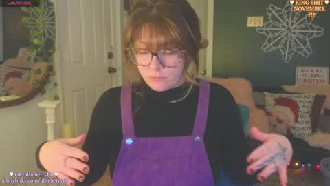 Snapshot of allieberrybb chatting on December 2024 04:50:01 PM  bb  online show from December 2024 04:50:01 PM