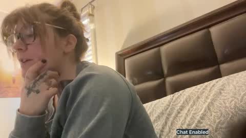 Snapshot of allieberrybb chatting on December 2024 02:16:01 PM  bb  online show from December 2024 02:16:01 PM