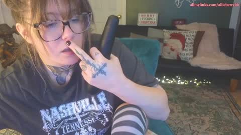 Snapshot of allieberrybb chatting on December 2024 02:44:01 PM  bb  online show from December 2024 02:44:01 PM