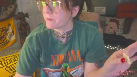 Snapshot of allieberrybb chatting on December 2024 03:18:02 AM  bb  online show from December 2024 03:18:02 AM