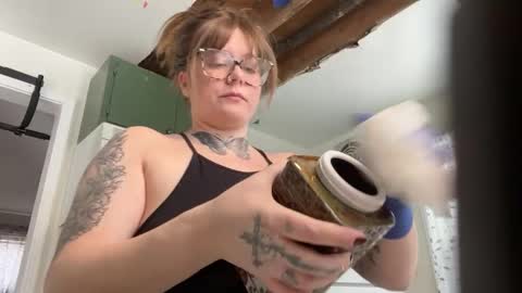 Snapshot of allieberrybb chatting on January 2025 06:17:01 PM  bb  online show from January 2025 06:17:01 PM