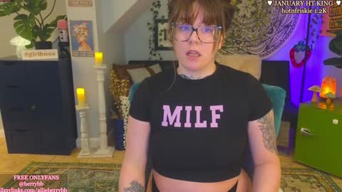 Snapshot of allieberrybb chatting on January 2025 03:29:01 PM  bb  online show from January 2025 03:29:01 PM