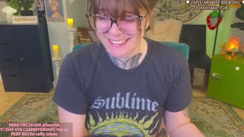 Snapshot of allieberrybb chatting on January 2025 04:32:01 AM  bb  online show from January 2025 04:32:01 AM