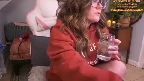 Snapshot of allieberrybb chatting on September 2025 02:12:01 AM  bb  online show from September 2025 02:12:01 AM