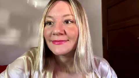allisonlove2 online show from April 2026 04:44:01 PM