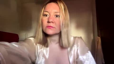 allisonlove2 online show from May 2026 06:03:02 PM