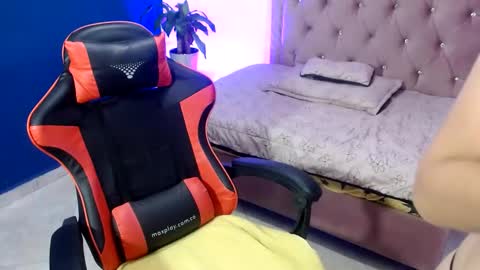 Snapshot of allisonlove_88 chatting on January 2025 06:03:01 AM ALLISON online show from January 2025 06:03:01 AM