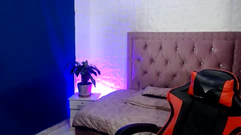 Snapshot of allisonlove_88 chatting on January 2025 09:13:01 AM ALLISON online show from January 2025 09:13:01 AM