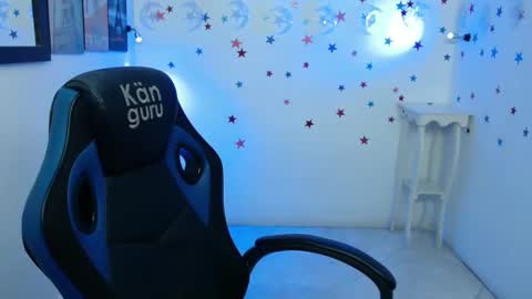 Snapshot of allisonlove_88 chatting on February 2025 09:03:01 AM ALLISON online show from February 2025 09:03:01 AM