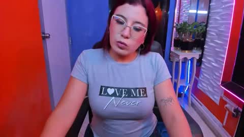 Snapshot of allisonlove_88 chatting on September 2025 04:11:02 AM ALLISON online show from September 2025 04:11:02 AM