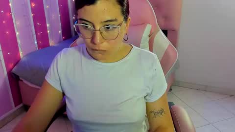 Snapshot of allisonlove_88 chatting on November 2025 06:02:02 AM ALLISON online show from November 2025 06:02:02 AM