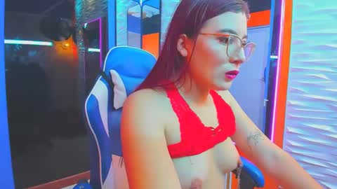 Snapshot of allisonlove_88 chatting on November 2025 04:11:01 AM ALLISON online show from November 2025 04:11:01 AM