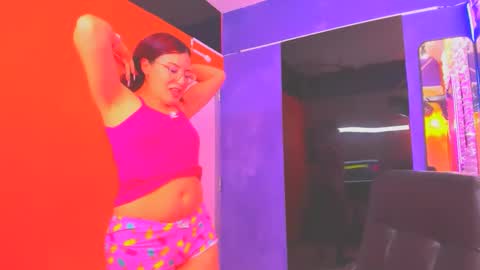 Snapshot of allisonlove_88 chatting on November 2025 03:52:01 AM ALLISON online show from November 2025 03:52:01 AM