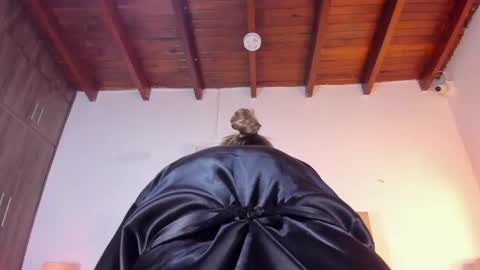 allisson online show from October 2025 12:06:02 PM