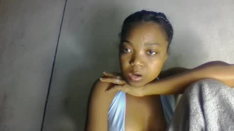 allizida01 online show from May 2026 04:14:02 PM