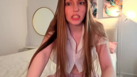 Snapshot of alllura chatting on May 2026 12:38:01 AM Axi online show from May 2026 12:38:01 AM