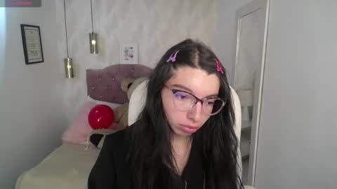 Snapshot of alllyson_ chatting on February 2026 07:54:01 PM alison online show from February 2026 07:54:01 PM