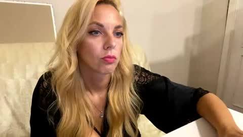 Snapshot of allmaybe chatting on July 2026 08:11:01 PM Nika online show from July 2026 08:11:01 PM