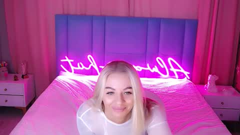 AlwaysHot online show from November 2025 02:01:02 AM