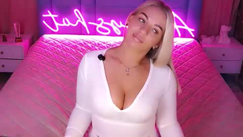 AlwaysHot online show from February 2026 02:17:02 AM