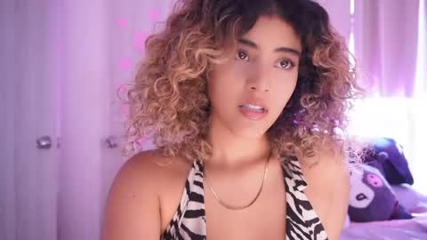 Snapshot of ally_summer chatting on May 2026 10:26:01 PM ally_summer online show from May 2026 10:26:01 PM