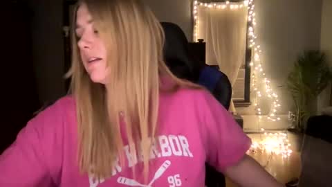 allyanalangel online show from February 2025 04:01:01 AM