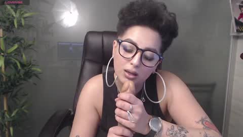         online show from January 2025 10:29:02 PM