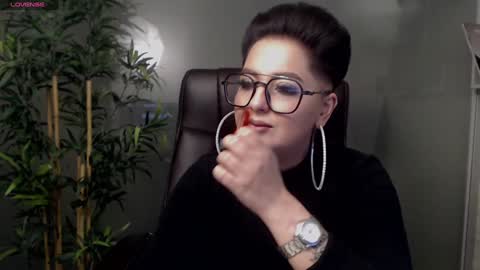         online show from January 2025 01:16:01 AM