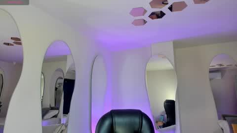 Snapshot of allyjensen chatting on November 2025 10:19:01 AM Alisson online show from November 2025 10:19:01 AM