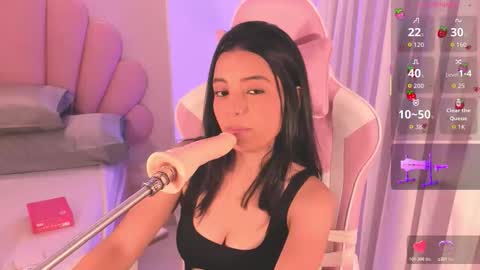 Snapshot of allyson_petite chatting on November 2025 08:19:01 PM Allyson online show from November 2025 08:19:01 PM