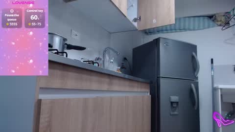 Allysonstonnes online show from November 2025 11:49:02 PM