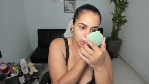 allyssann online show from December 2024 01:34:01 AM